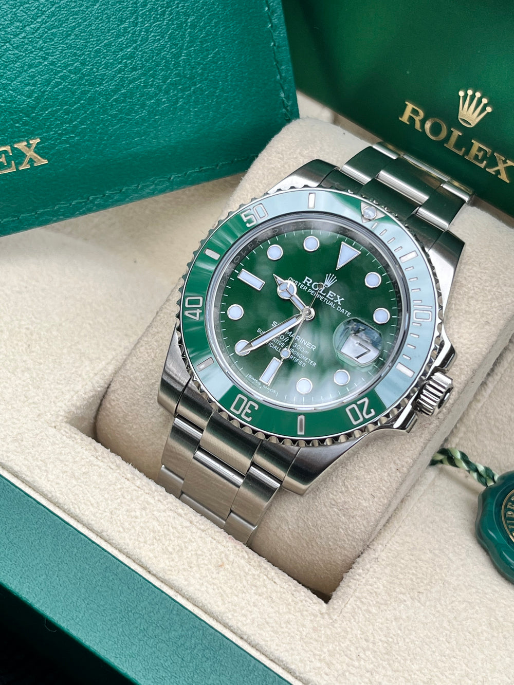 Rolex Submariner “hulk” ref: 116610LV