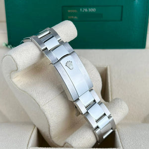 Rolex Datejust 41mm smooth bezel blue roman dial, 2025 model, box and papers